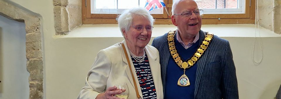 Bobbie Collins Wootton and Thatcham Mayor, Jeff Brooks, at the unveiling of a plaque to commemorate Bobbie’s efforts to save the OBS from being sold by auction in 2004. Bobbie wish has always been that the building should be used by the community of Thatcham. Photograph by Nick Symes.